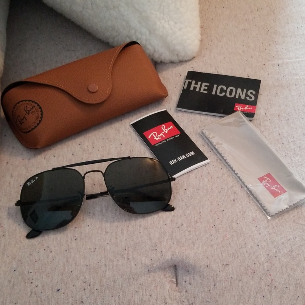 Ray Ban Sunglassed